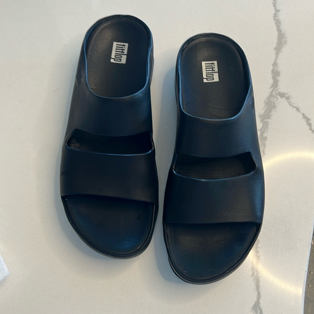 Leather Fit Flop sandals